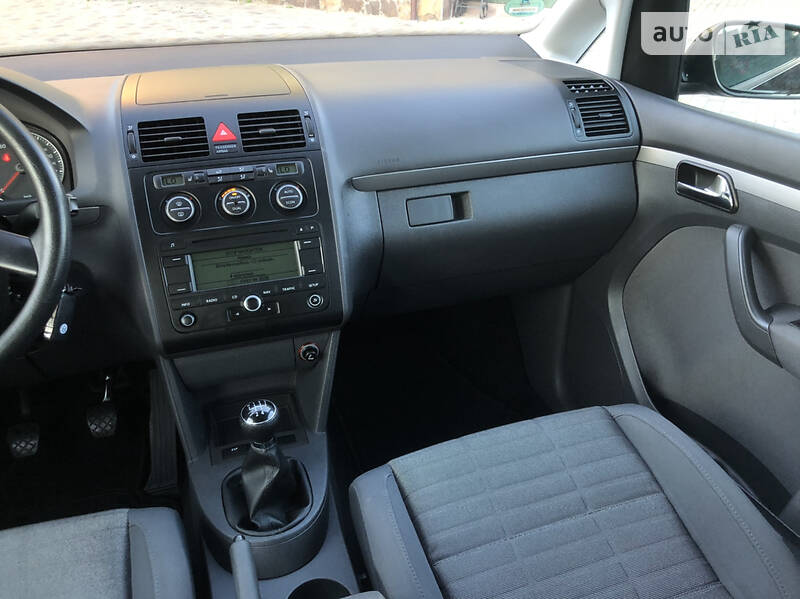 Мінівен Volkswagen Touran 2006 в Хмельницькому
