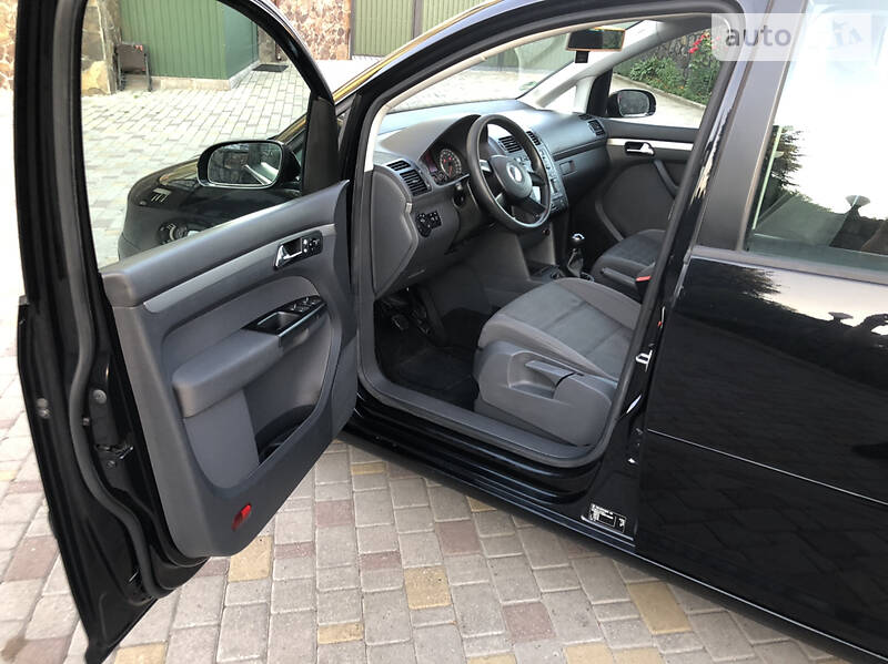 Мінівен Volkswagen Touran 2006 в Хмельницькому