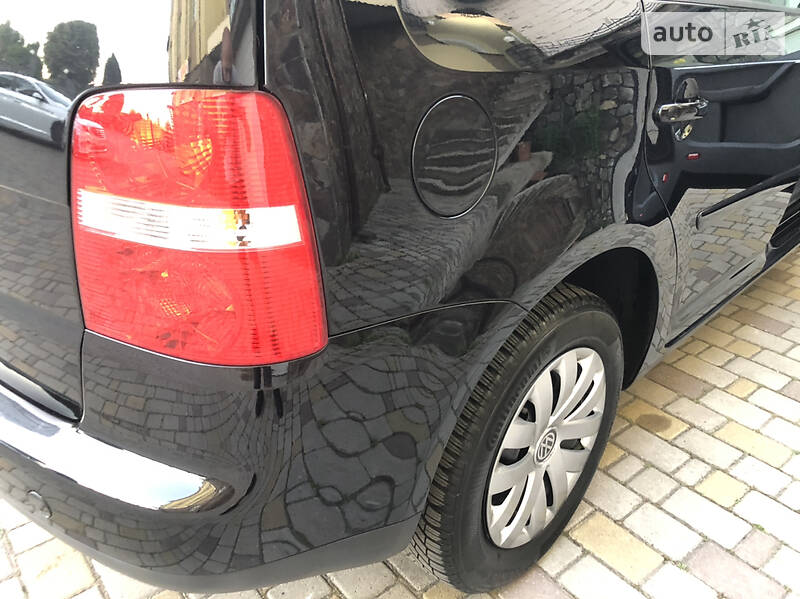 Мінівен Volkswagen Touran 2006 в Хмельницькому