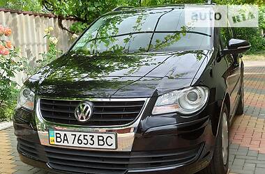 Мінівен Volkswagen Touran 2010 в Кропивницькому