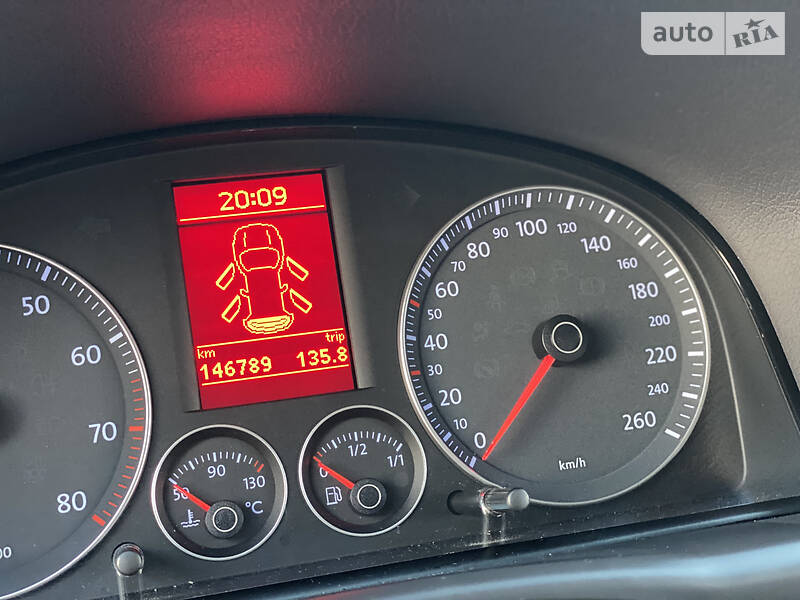 Мінівен Volkswagen Touran 2008 в Рівному