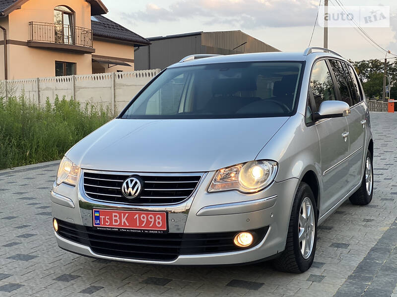 Мінівен Volkswagen Touran 2008 в Рівному