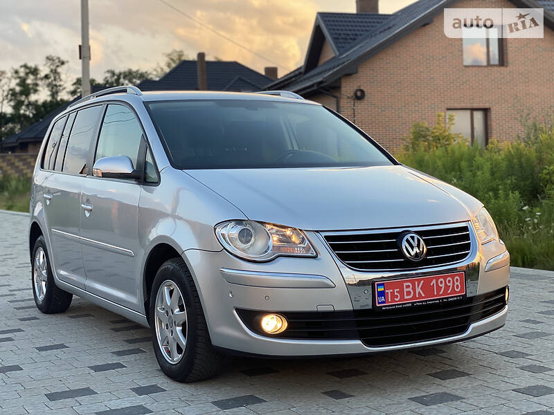 Мінівен Volkswagen Touran 2008 в Рівному