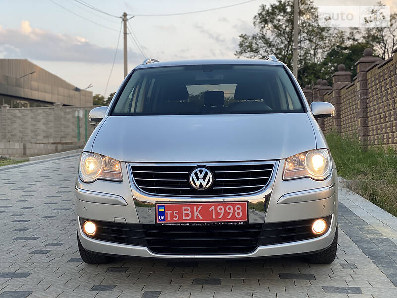 Мінівен Volkswagen Touran 2008 в Рівному
