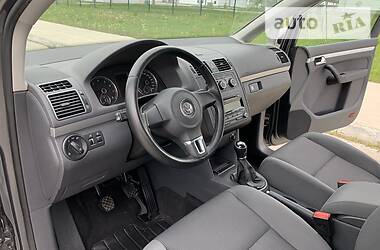Мінівен Volkswagen Touran 2013 в 