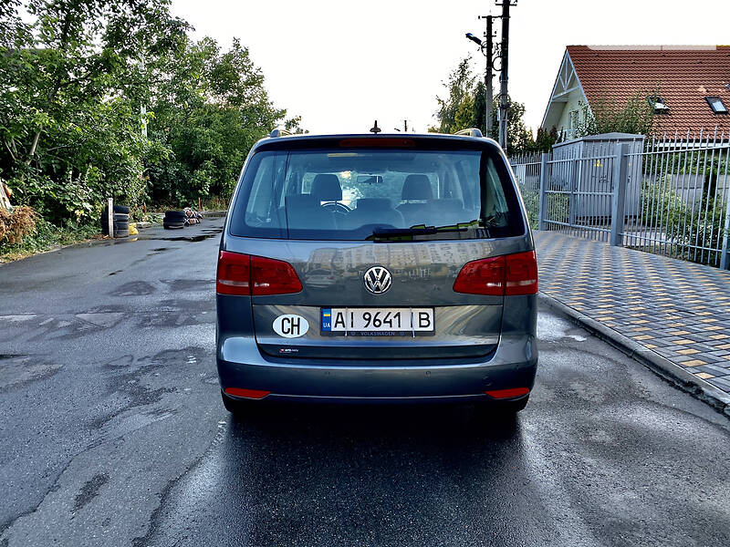 Мінівен Volkswagen Touran 2013 в Києві