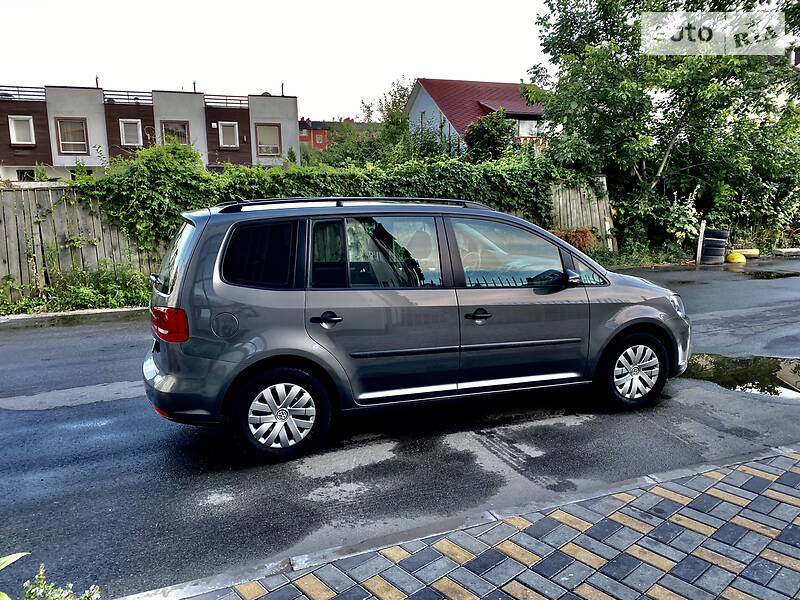 Мінівен Volkswagen Touran 2013 в Києві