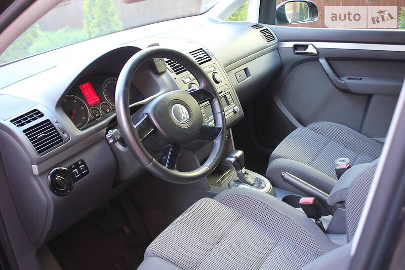 Універсал Volkswagen Touran 2005 в Львові