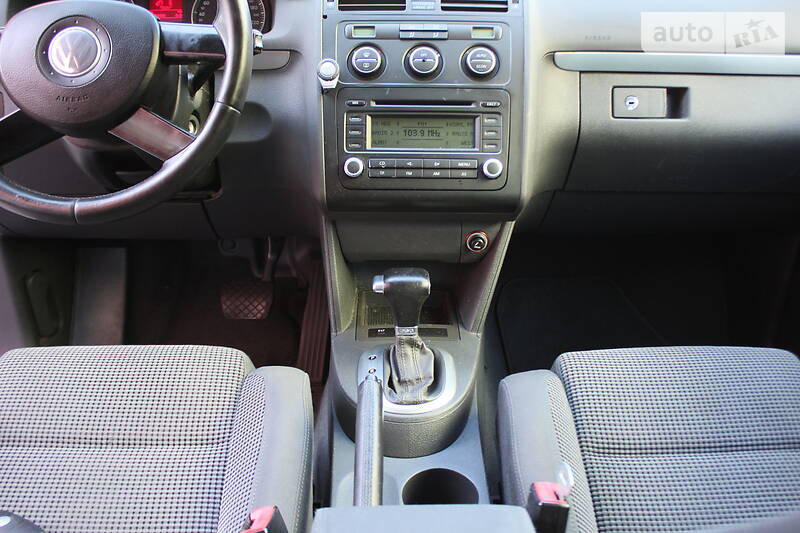 Універсал Volkswagen Touran 2005 в Львові