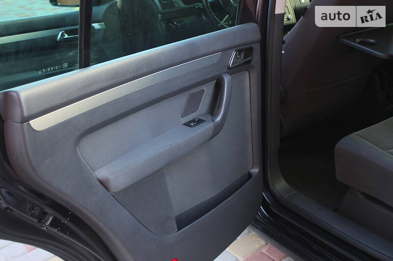 Універсал Volkswagen Touran 2005 в Львові