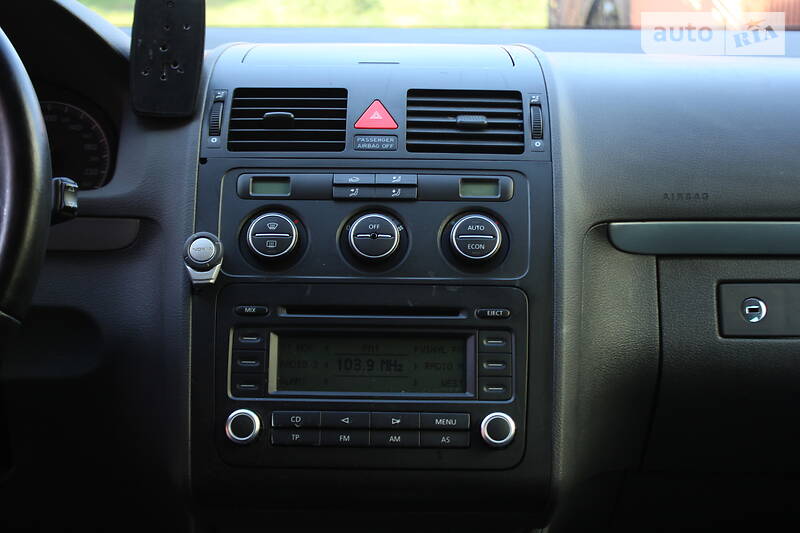 Універсал Volkswagen Touran 2005 в Львові