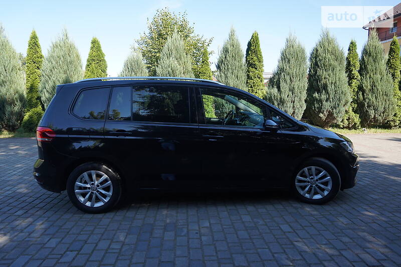 Універсал Volkswagen Touran 2016 в Самборі
