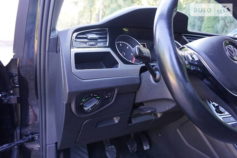 Універсал Volkswagen Touran 2016 в Самборі
