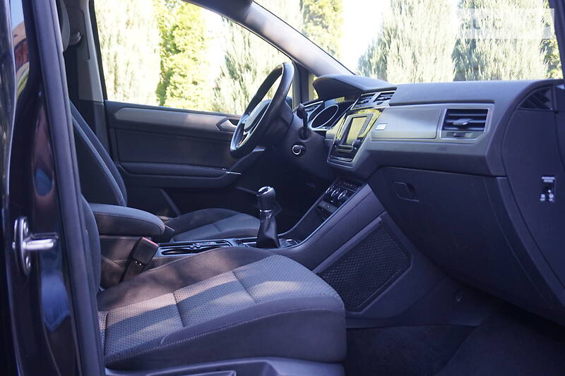 Універсал Volkswagen Touran 2016 в Самборі