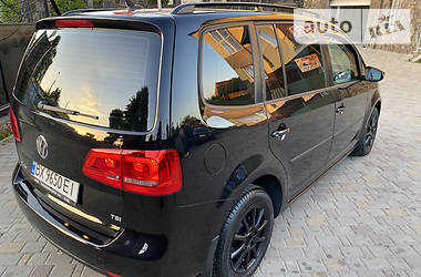 Мінівен Volkswagen Touran 2011 в 