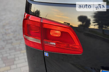 Мінівен Volkswagen Touran 2011 в 