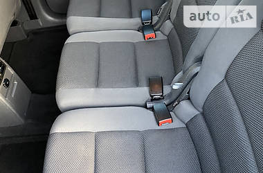 Мінівен Volkswagen Touran 2011 в 