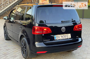 Мінівен Volkswagen Touran 2011 в 