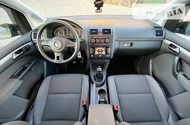 Мінівен Volkswagen Touran 2011 в 