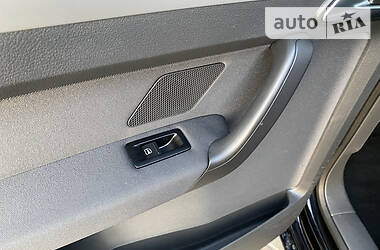 Мінівен Volkswagen Touran 2011 в 