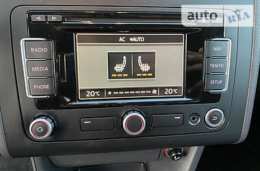 Мінівен Volkswagen Touran 2011 в 