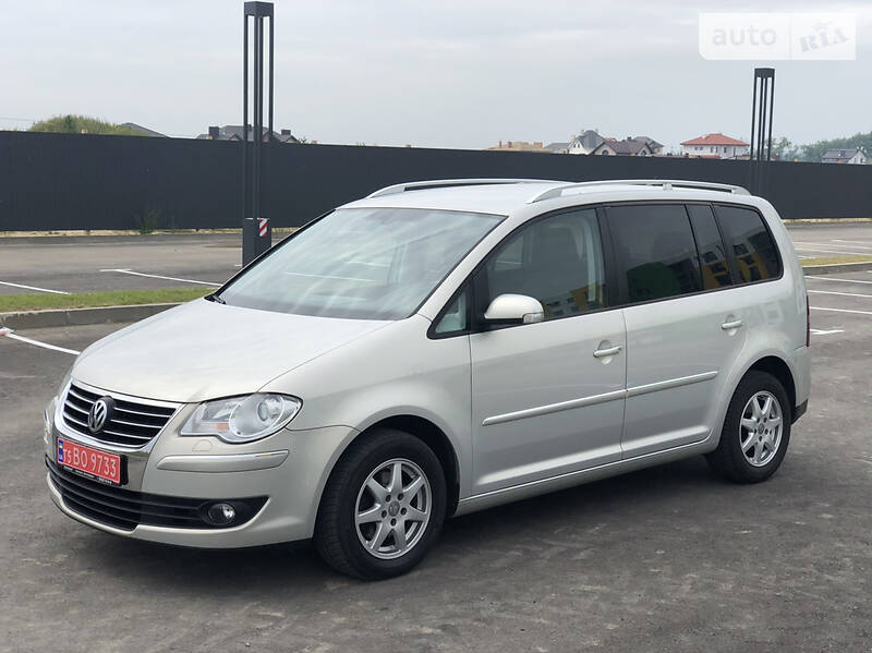 Мінівен Volkswagen Touran 2008 в Рівному
