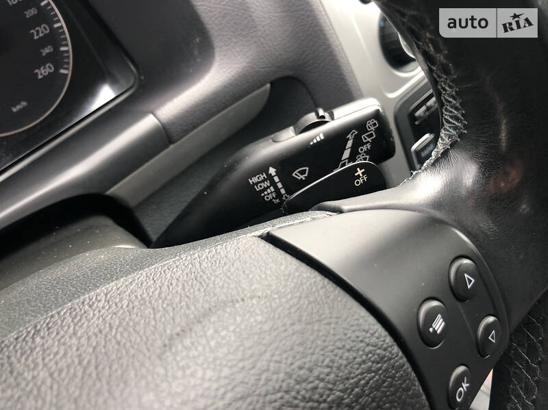 Мінівен Volkswagen Touran 2008 в Рівному