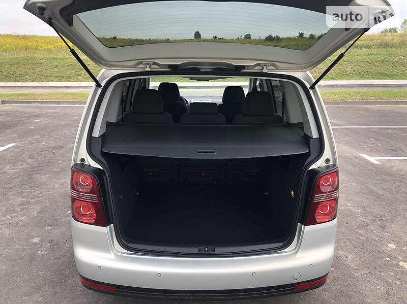 Мінівен Volkswagen Touran 2008 в Рівному