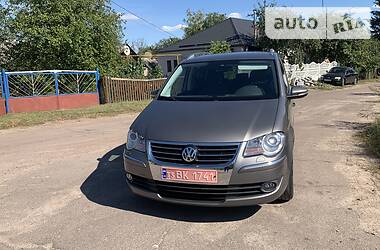 Мінівен Volkswagen Touran 2010 в 
