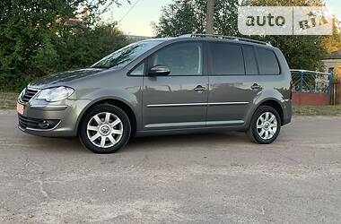 Мінівен Volkswagen Touran 2010 в 