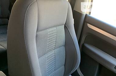 Мінівен Volkswagen Touran 2010 в 