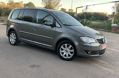 Мінівен Volkswagen Touran 2010 в 