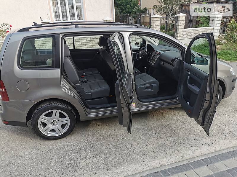 Універсал Volkswagen Touran 2009 в Калуші фото 21 Універсал Volkswagen Touran 2009 в Калуші