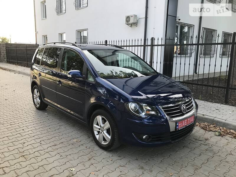 Минивэн Volkswagen Touran 2007 в Луцке