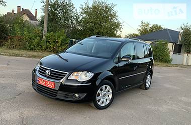 Минивэн Volkswagen Touran 2009 в Житомире