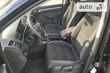 Мінівен Volkswagen Touran 2011 в 