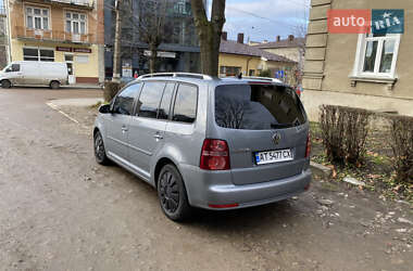 Мінівен Volkswagen Touran 2010 в Калуші