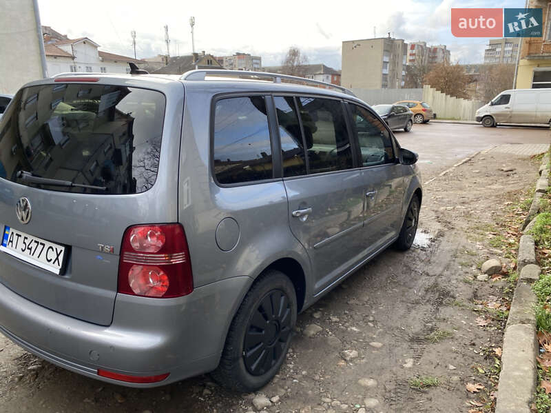 Мінівен Volkswagen Touran 2010 в Калуші