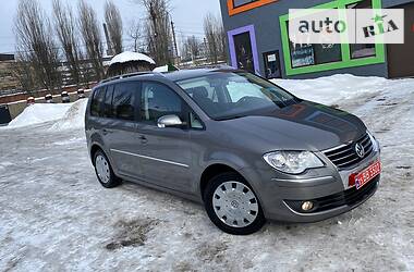 Минивэн Volkswagen Touran 2009 в Житомире