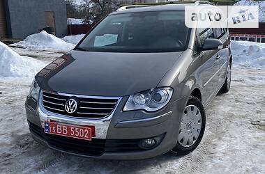 Минивэн Volkswagen Touran 2009 в Житомире