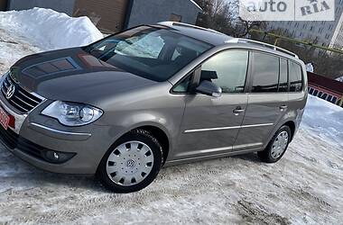 Минивэн Volkswagen Touran 2009 в Житомире