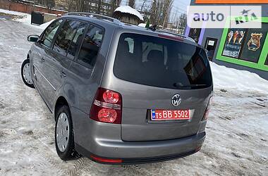 Минивэн Volkswagen Touran 2009 в Житомире