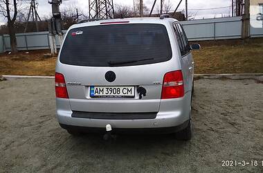 Минивэн Volkswagen Touran 2006 в Малине