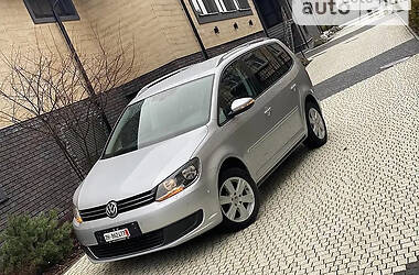 Минивэн Volkswagen Touran 2010 в Сваляве