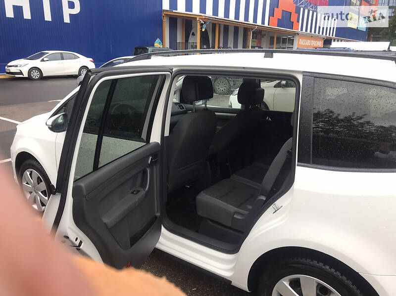 Универсал Volkswagen Touran 2012 в Ужгороде