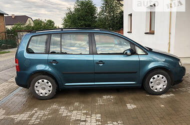 Минивэн Volkswagen Touran 2003 в Городке