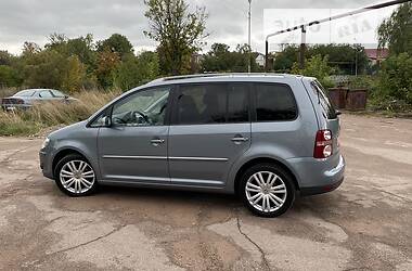 Минивэн Volkswagen Touran 2009 в Житомире