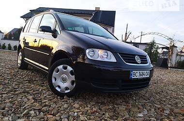 Минивэн Volkswagen Touran 2004 в Самборе