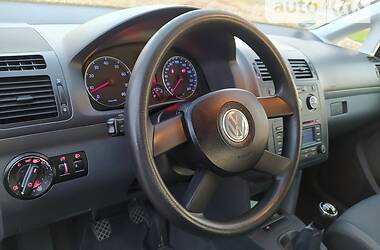 Минивэн Volkswagen Touran 2004 в Самборе