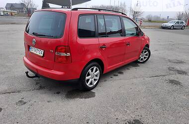 Минивэн Volkswagen Touran 2006 в Бучаче